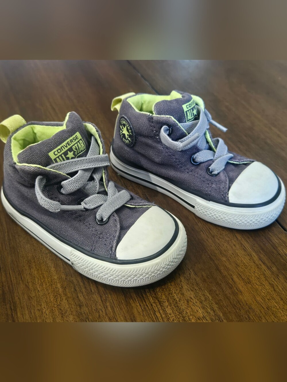 Converse Kids' SIZE 5 Chuck Taylor All Star High-Top Sneakers - Grey with Lime